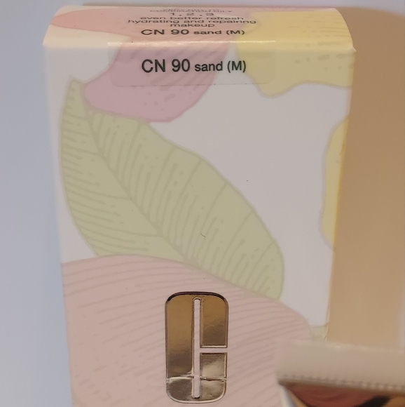 CLINIQUE Even Better Refresh Hydrating and Repairing Makeup *CN90 SAND*/1 oz/NIB - Picture 3 of 4